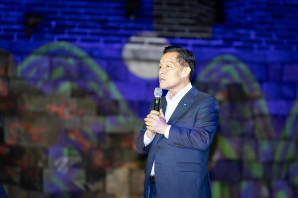 이재준 수원시장이 지난 9월27일 2025 수원화성 미디어아트 개막식에서 인사말을 하고 있다. @수원시