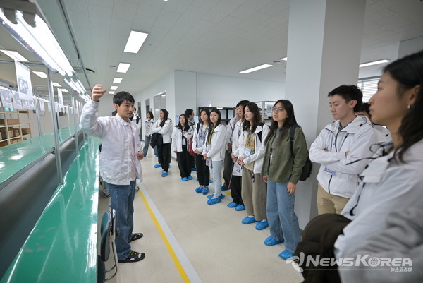기업탐방(바이오 기업)을 한 취업반 참가자 @재외동포협력센터