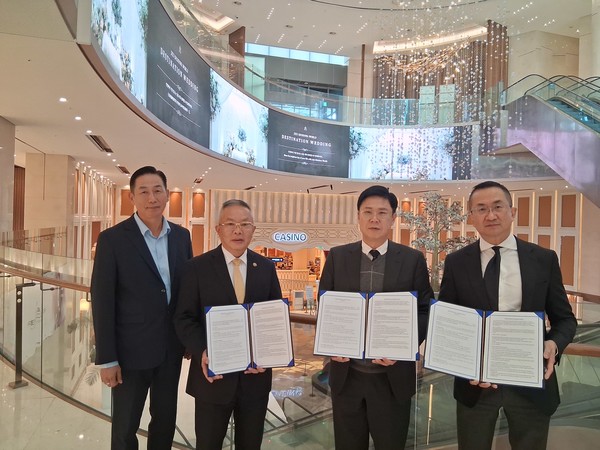 사진 왼쪽부터 보민엔터테인먼트 이일용 대외이사. 벤렁 대표, 보민엔터테인먼트 김영준 대표, 신화월드리조트 티고 대표. @뉴스코리아 문대진 기자