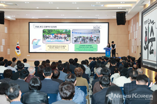 학생들이 정례조회에서 연수 소감을 발표하는 모습 @화순군