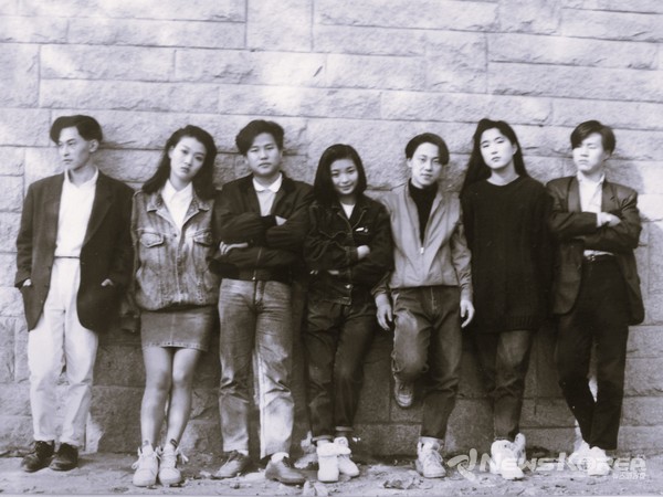 서정음악 그룹 그림물감 사진 오른쪽 끝이 최신 @뉴스코리아 인물 DB