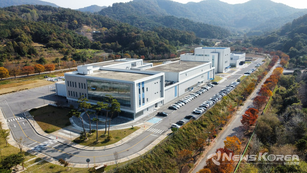 미생물실증지원센터 전경 @(재)백신글로벌산업화기반구축사업단 미생물실증지원센터