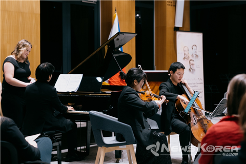 아르코앙상블 연주모습 @주체코대한민국대사관 문화홍보관