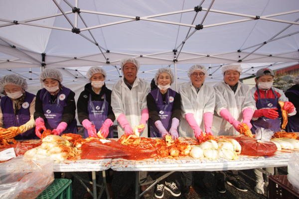 ‘사랑의 김장 나눔 행사’를 개최 @천안시농협조합공동사업법인