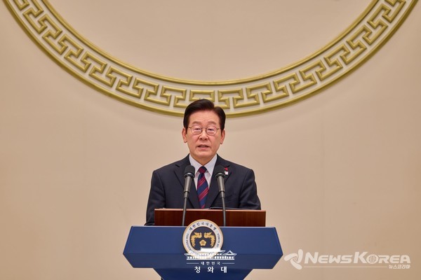 이재명 대통령이 청와대에서 2026 시무식에서 인사말을 하고 있다. @청와대