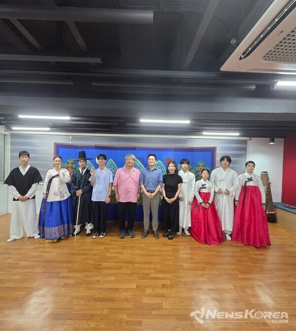 남원국악예술고등학교 공연단 단체사진. @한류문화관광총연합회